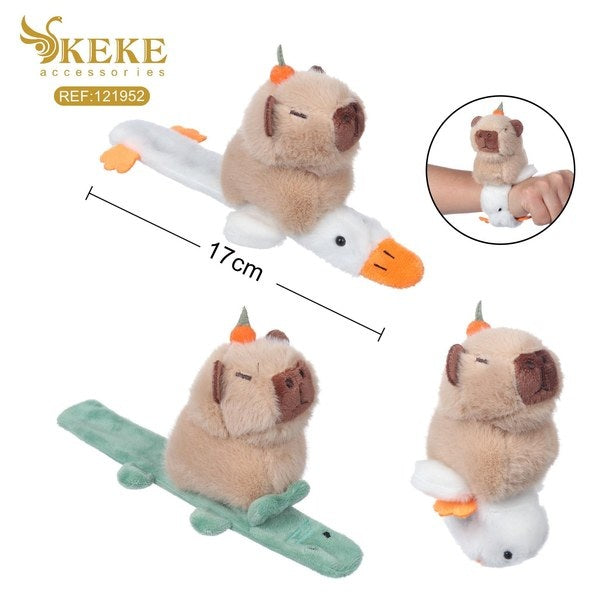 Llavero de capybara con ganso ycocodrilo