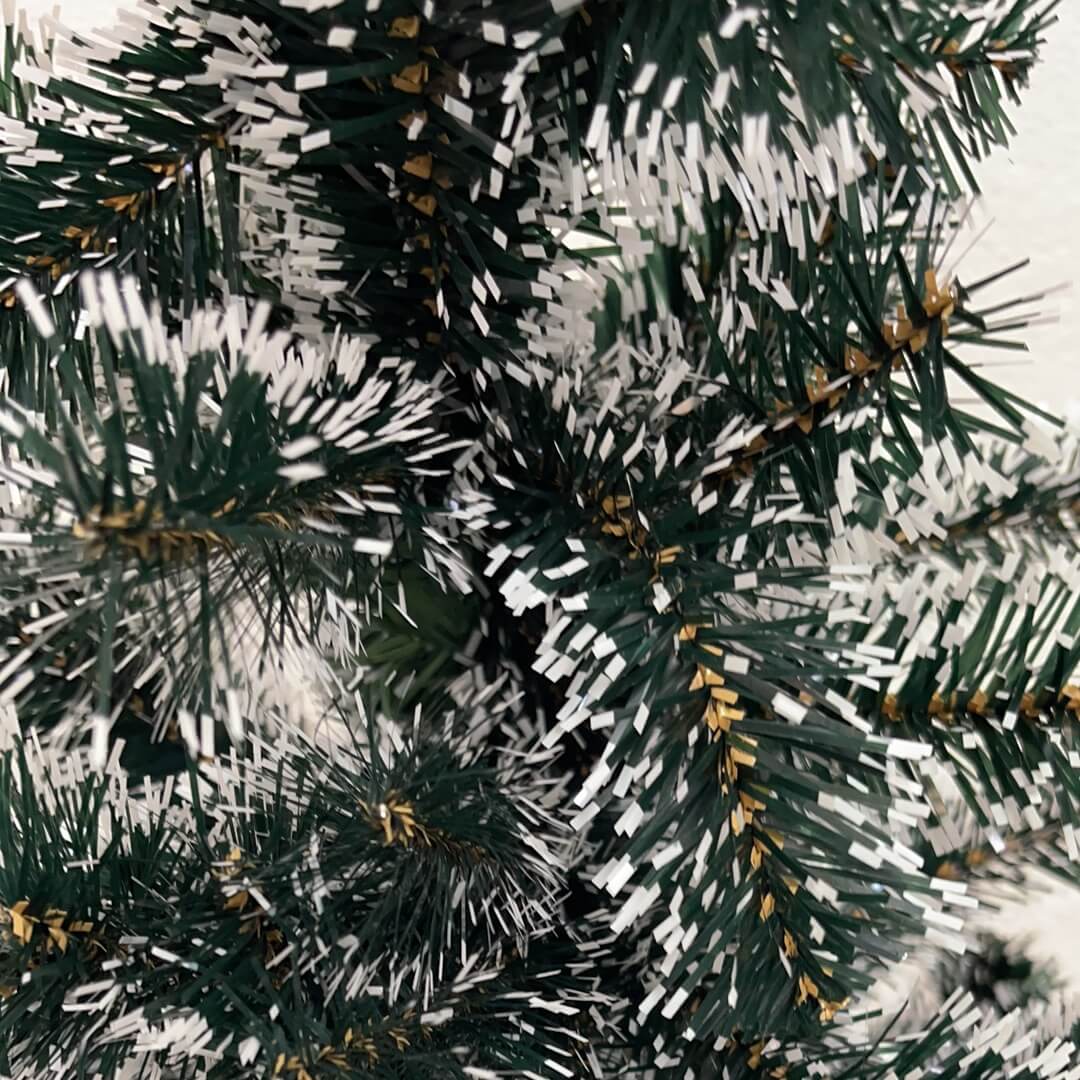 Arbol navideno con nieve 1.2m 1und